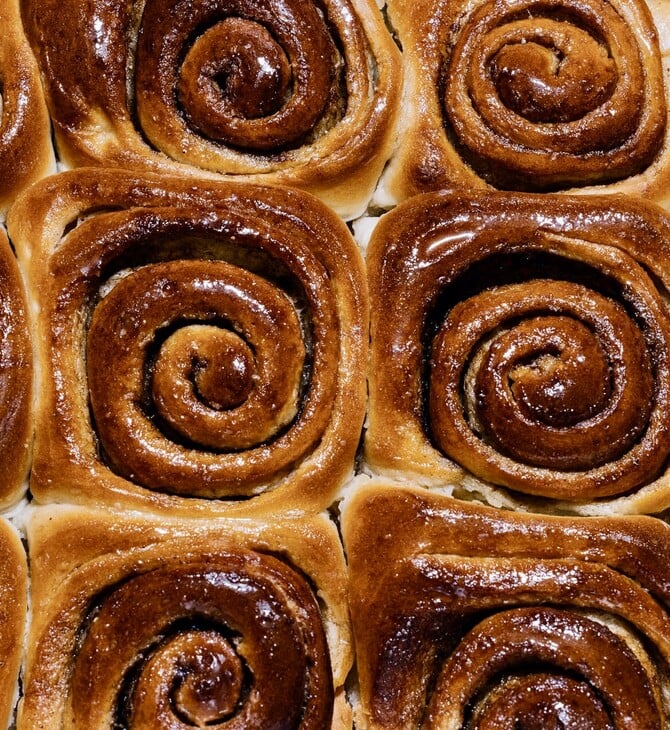 Cinnamon Rolls: Αυτά είναι τα 9 πιο αφράτα της πόλης 