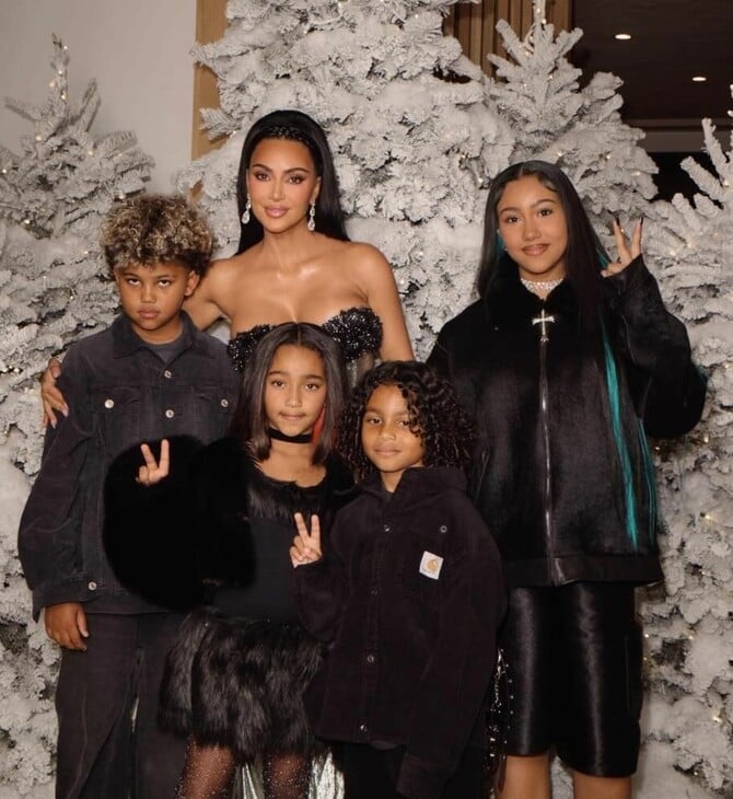 Η Κιμ Καρντάσιαν έκανε δώρα στα παιδιά της κουτάβια και προκάλεσε αντιδράσεις