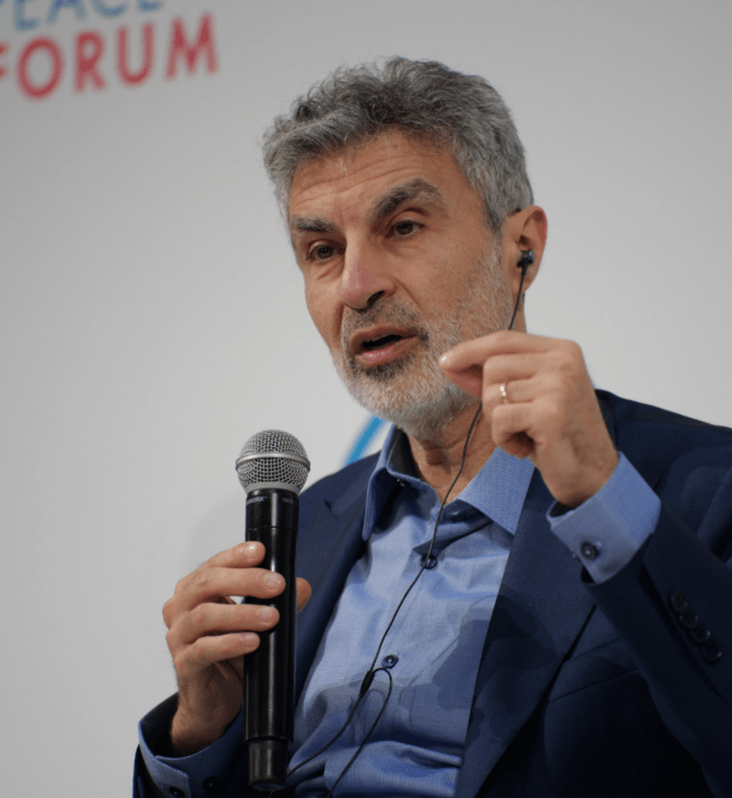 Η τεχνητή νοημοσύνη δείχνει σημάδια αυτοσυντήρησης, προειδοποιεί επιστήμονας