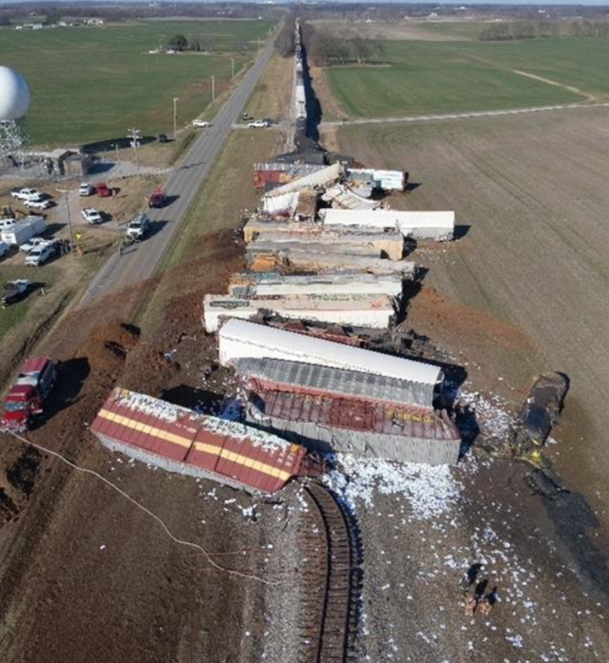 ΗΠΑ: Εκτροχιασμός τρένου στο Κεντάκι οδήγησε σε διαρροή τοξικών χημικών 