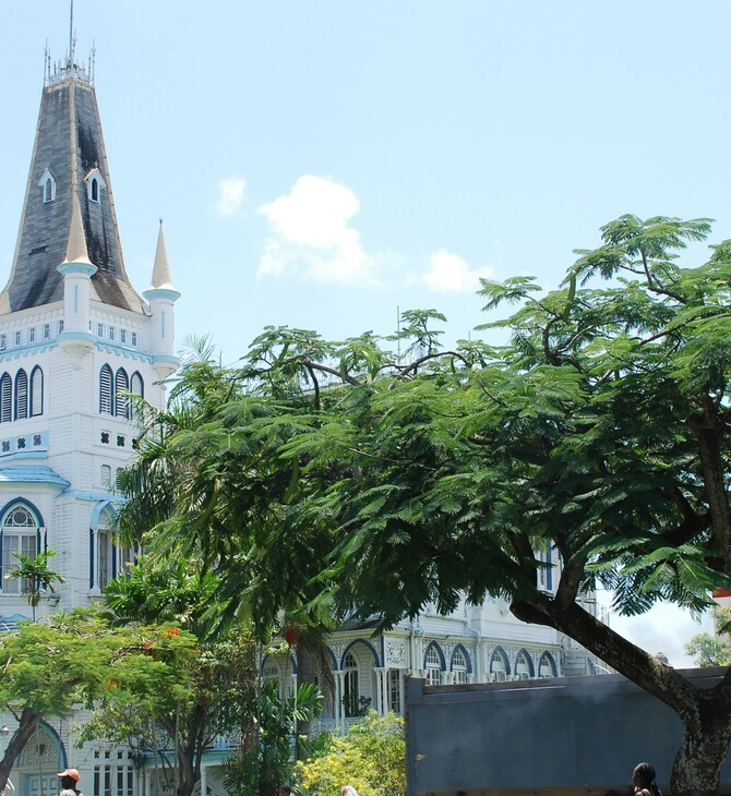 ΤΡΟΦΙΜΑ ΧΩΡΑ ΑΥΤΑΡΧΕΙΑ ΓΟΥΙΑΝΑ