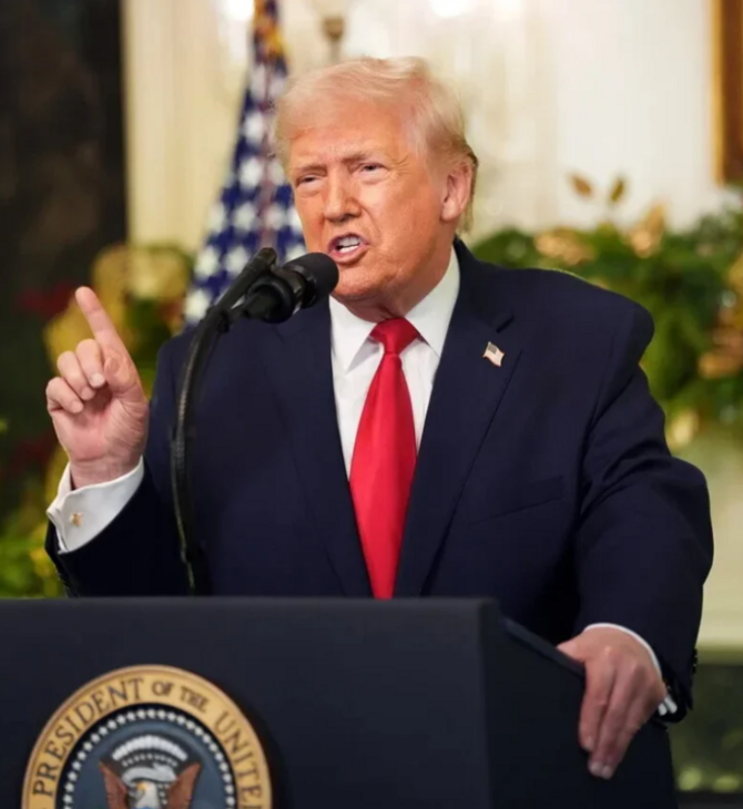 Ο Τραμπ υποδέχτηκε το 2026 στο Mar-a-Lago, δημοπρατώντας πορτρέτο του Ιησού έναντι 2,75 εκατ. δολαρίων