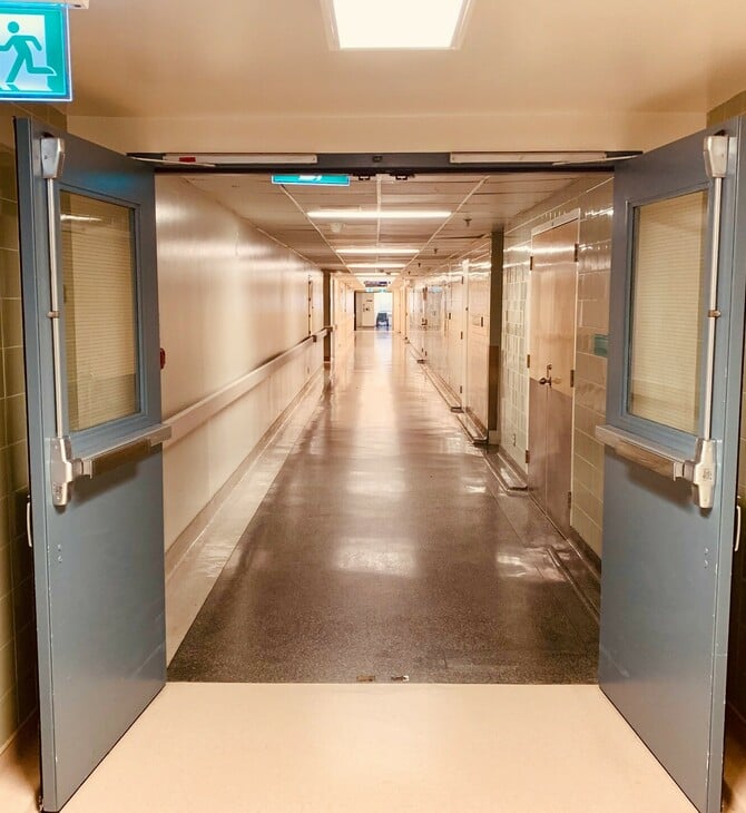 ΕΟΔΥ: Υπερδιπλασιασμός των εισαγωγών στα νοσοκομεία με συμπτώματα γρίπης 