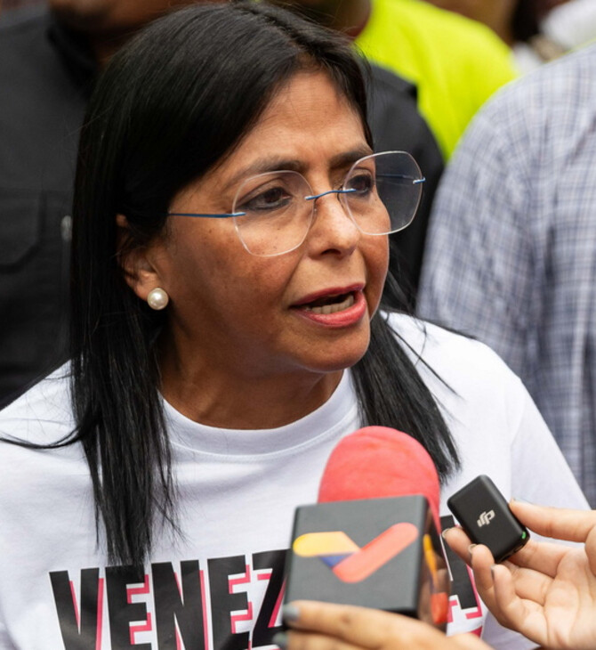 Βενεζουέλα: H υπηρεσιακή πρόεδρος δηλώνει έτοιμη να «συνεργαστεί» με ΗΠΑ μετά τις προειδοποιήσεις για νέες επιθέσεις