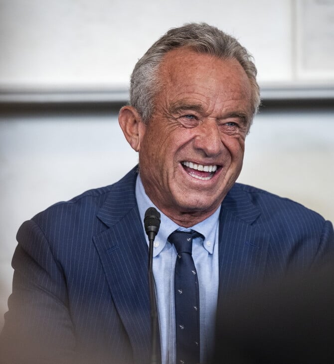 ΡΟΜΠΕΡΤ ΚΕΝΕΝΤΙ ΤΖΟΥΝΙΟΡ ΠΥΡΑΜΙΔΑ ΚΟΚΚΙΝΟ ΚΡΕΑΣ