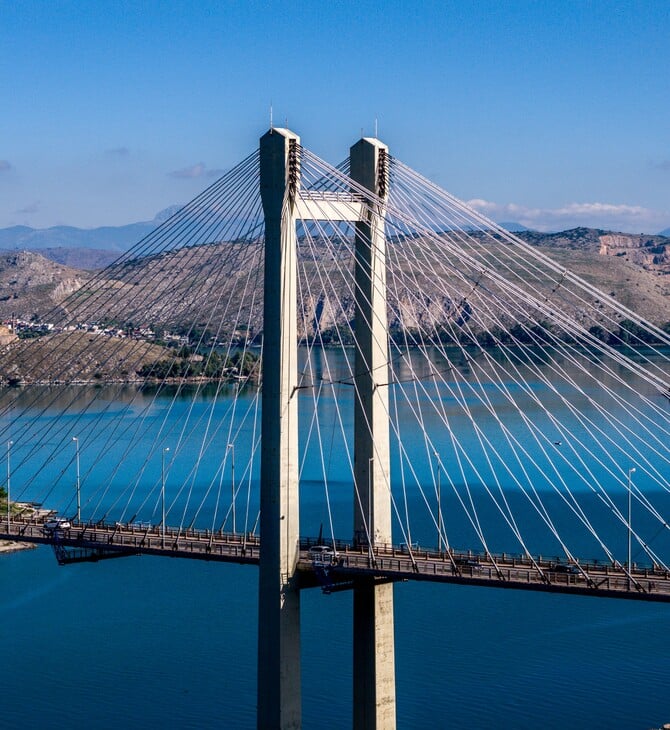 Χαλκίδα: Μαθητής έπεσε από την Υψηλή Γέφυρα και σκοτώθηκε - «Δεχόταν απειλές, τον έδερναν» λέει η μητέρα του
