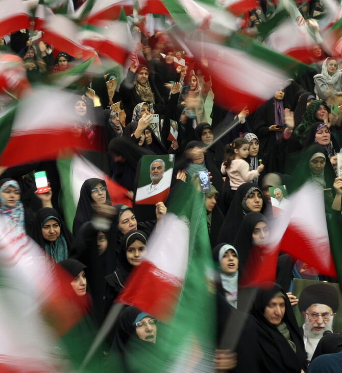 Ιράν: Μουλάδες τέλος;