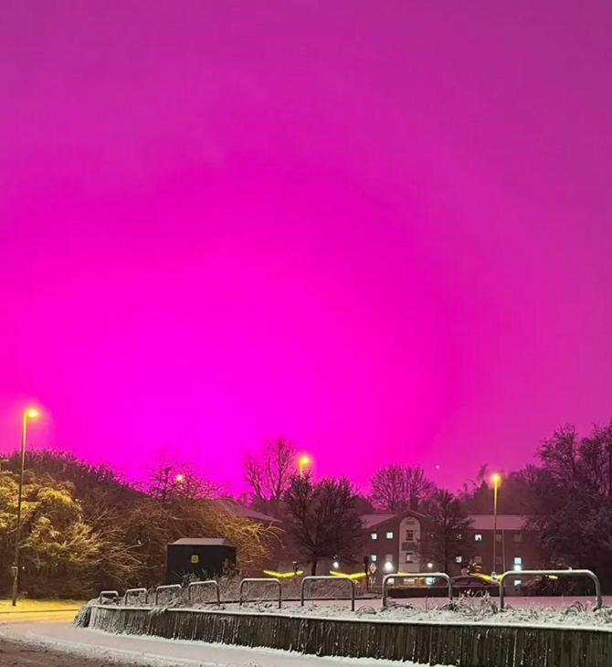 Ηνωμένο Βασίλειο: Εντυπωσιακός ροζ ουρανός κάλυψε το Μπέρμιγχαμ κατά τη διάρκεια καταιγίδας