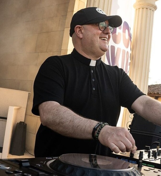 ΙΕΡΕΑΣ DJ ΛΙΒΑΝΟΣ