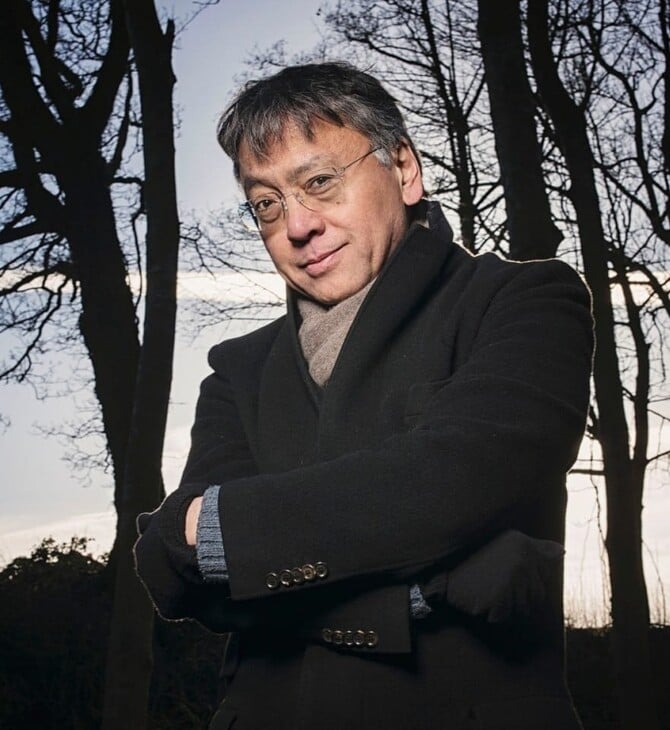 Το πίσω ράφι/ Καζούο Ισιγκούρο «Μη μ’ αφήσεις ποτέ»