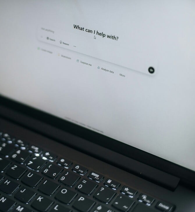 Η στοχοποίηση των γυναικών μέσω της τεχνητής νοημοσύνης «μόλις άρχισε», προειδοποιούν ειδικοί 