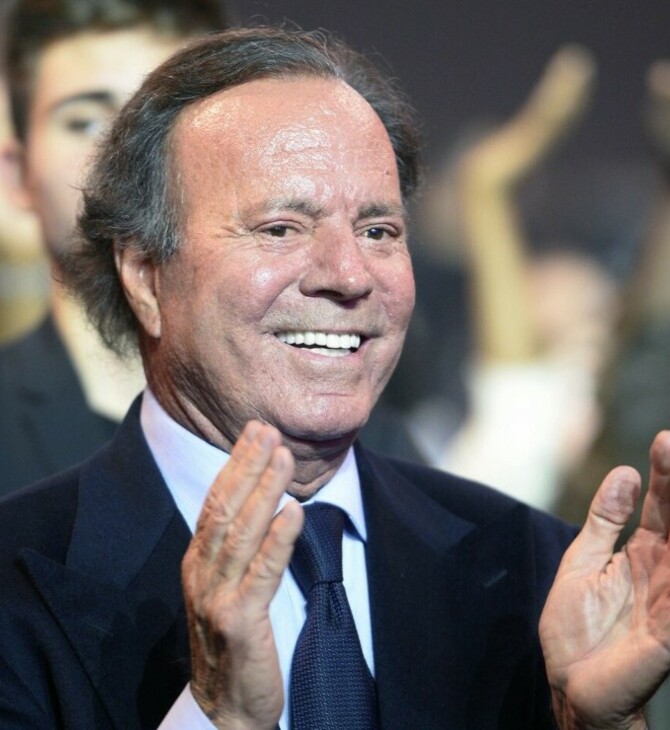 Χούλιο Ιγκλέσιας: Οι δύο γυναίκες που τον κατηγορούν για σεξουαλική επίθεση θα καταθέσουν σε Ισπανούς εισαγγελείς