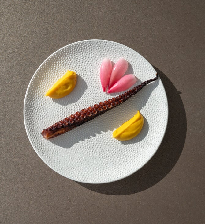 Στο Mylos της Γλυφάδας για ένα από τα καλύτερα ταρτάρ τόνου της πόλης