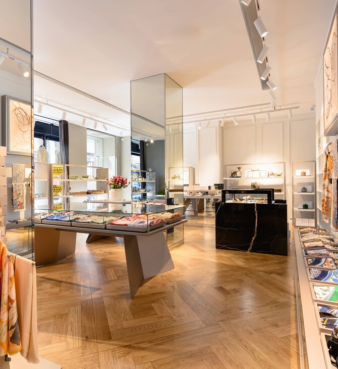 Η πολυτελής κομψότητα της VAKKO φέρνει αέρα Παρισιού στην καρδιά της Αθήνας