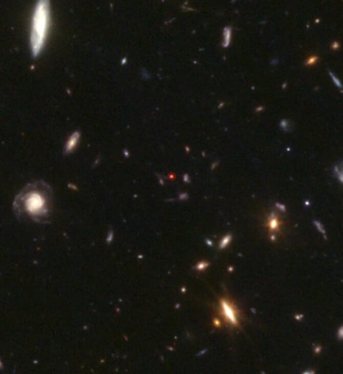 JAMES WEBB ΚΟΚΚΙΝΑ ΣΗΜΕΙΑ