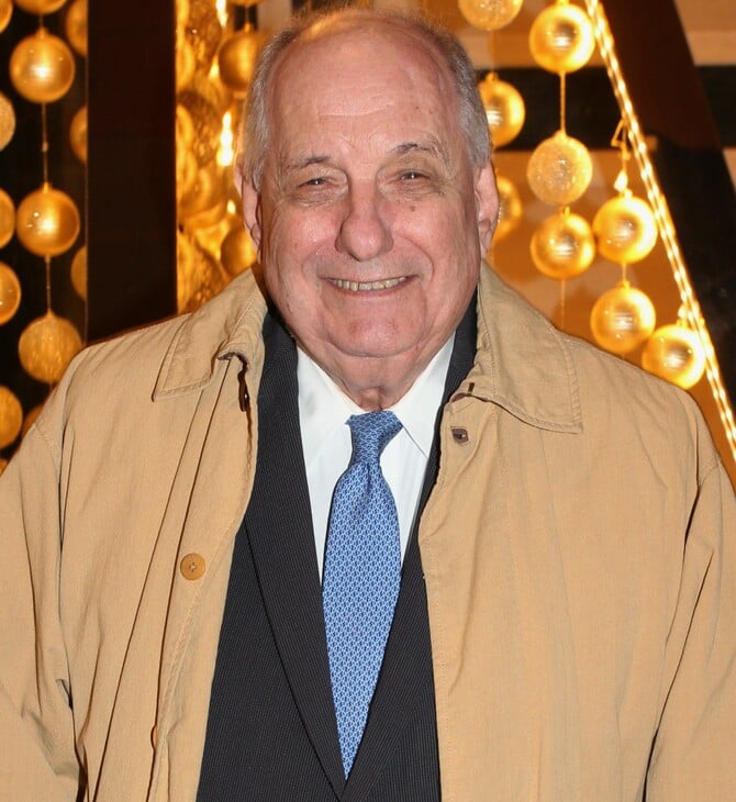 Ο Τέρενς Κουίκ επιστρέφει στην τηλεόραση