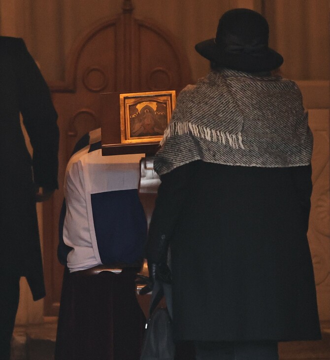 Πριγκίπισσα Ειρήνη: H σορός της έφτασε στο παρεκκλήσι της Μητρόπολης Αθηνών