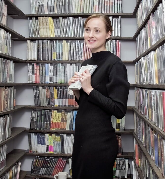 Η Renate Reinsve στη ντουλάπα της Criterion