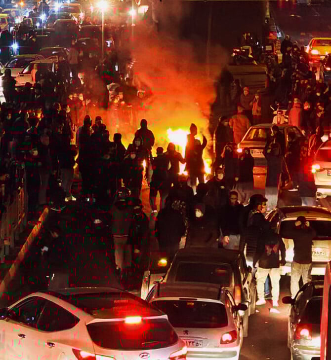 Εξαφανισμένα σώματα, μαζικές ταφές και 30.000 νεκροί: Ποια είναι η αλήθεια για τον αριθμό των θυμάτων στο Ιράν;