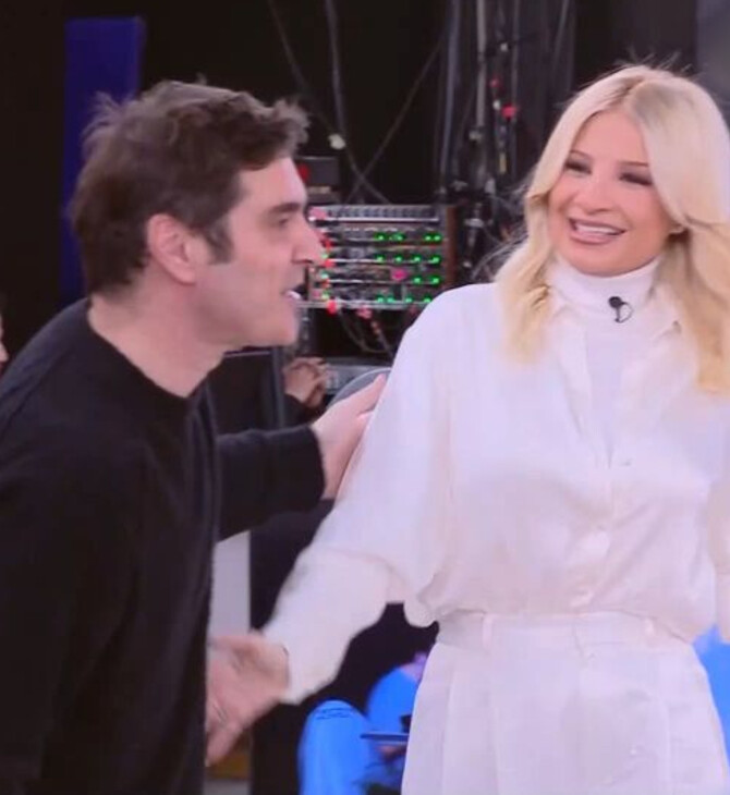 «Να έρθω να παίξω;»: Ο Χριστόφορος Παπακαλιάτης εισέβαλε στο πλατό του Buongiorno