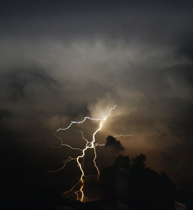 Σε τροχιά διαδοχικών κυμάτων κακοκαιρίας η χώρα τα επόμενα 24ωρα - Καταιγίδες, χαλάζι και κεραυνοί