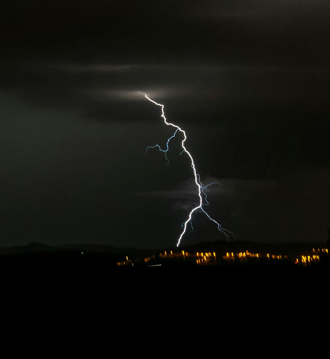 Κακοκαιρία: Προ των πυλών επικίνδυνα φαινόμενα - Κόκκινη και πορτοκαλί προειδοποίηση για αρκετές περιοχές