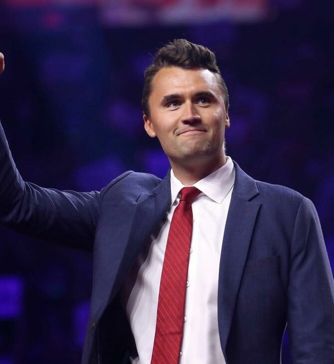 ΤΣΑΡΛΙ ΚΕΡΚ ΔΟΛΟΦΟΝΙΑ