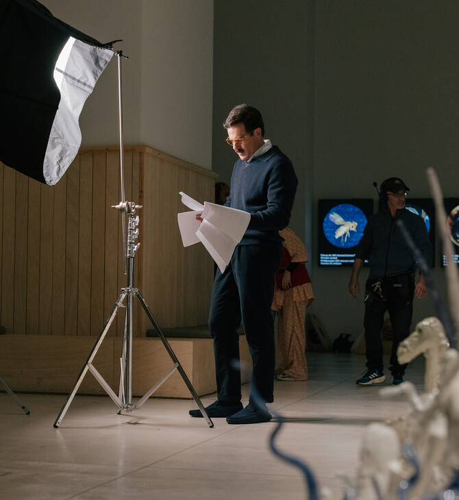 33’ με τον Άνταμ Κρίστιαν Κλαρκ στα γυρίσματα της ταινίας του «Bells»