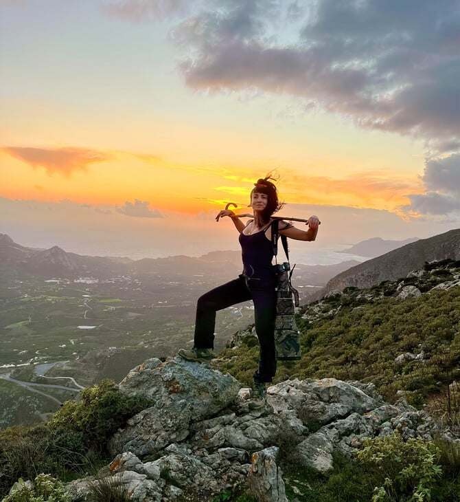 «Εδώ η φύση δεν είναι φόντο, είναι συνομιλητής. Σε μαθαίνει να παρατηρείς, να σέβεσαι, να επιβιώνεις»