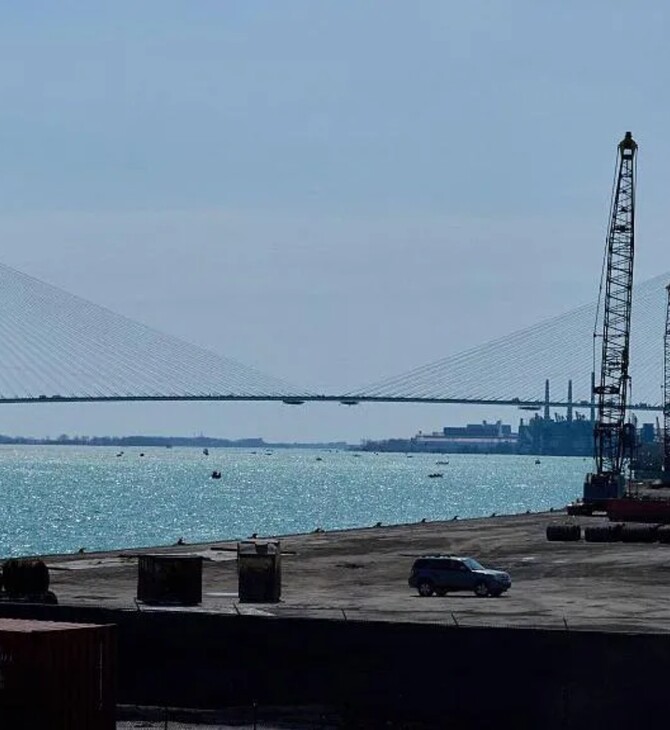 ΤΡΑΜΠ ΚΑΝΑΔΑΣ ΓΕΦΥΡΑ