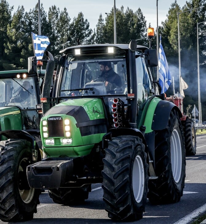 Αγρότες: Φτάνουν στην Αθήνα - Μεταφέρουν τα τρακτέρ με φορτηγά, έρχονται με λεωφορεία, πλοία και ΙΧ
