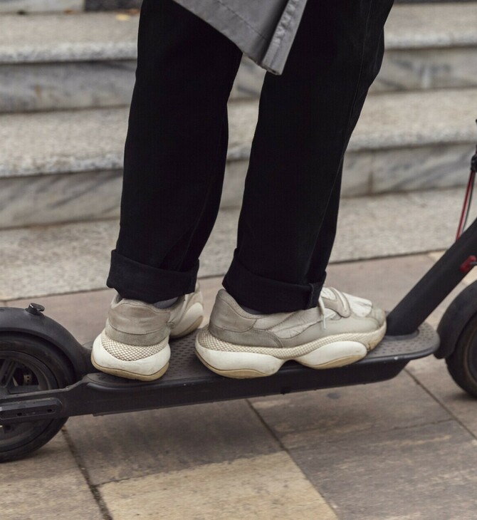 Παγκράτι: 48χρονος έπαθε ανακοπή και πέθανε ενώ οδηγούσε ηλεκτρικό πατίνι