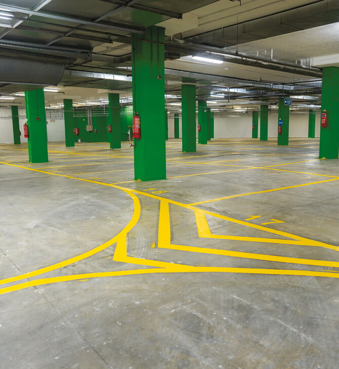 Πώς η ανάπλαση των κλειστών πάρκινγκ δίνει μια ανάσα στο κέντρο της πόλης