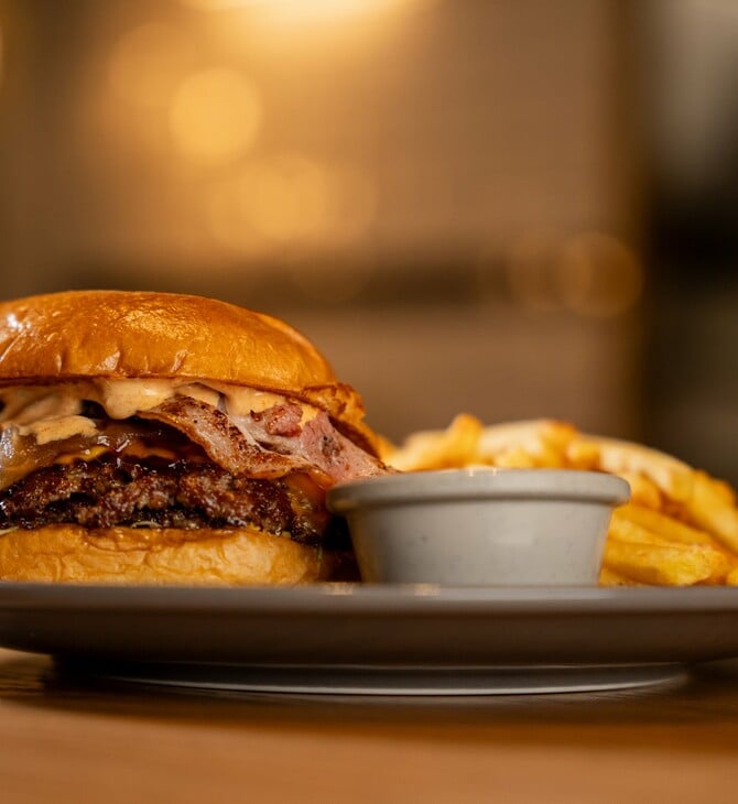 Μπαρ Μπεε Κιου x Λευτέρης Πέτρου: Νέες συνταγές, νέα γευστική ταυτότητα