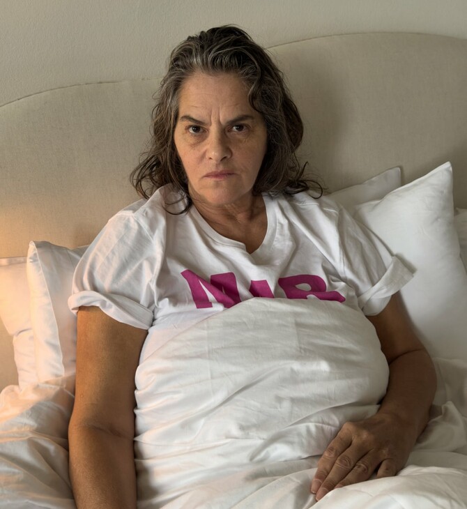 ΕΠΕΞ Η ριζοσπαστική ειλικρίνεια της Τρέισι Έμιν/ «Μετανιώνω που κάπνιζα και πηδιόμουν από τη λάθος τρύπα»