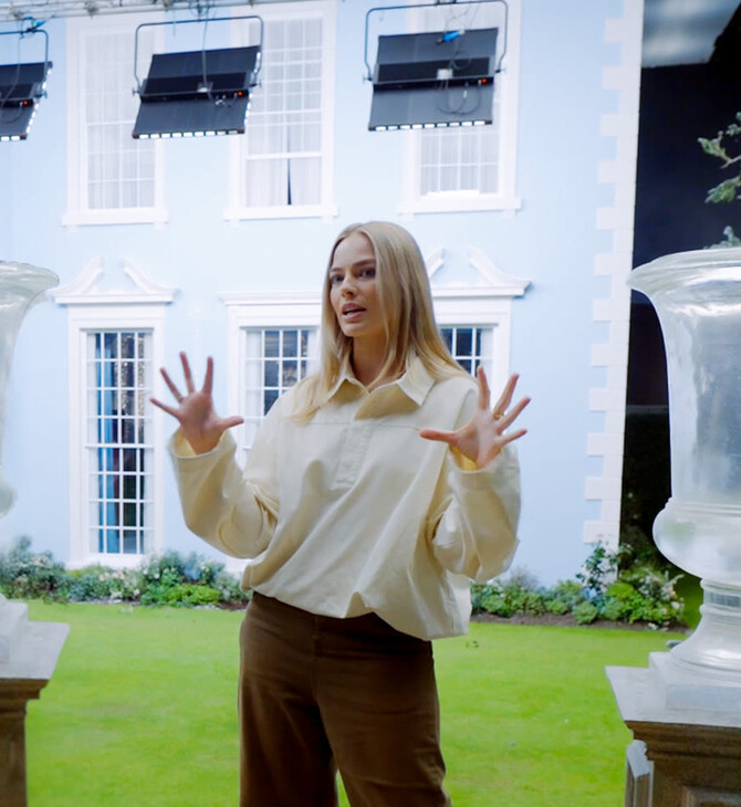 H Margot Robbie μας ξεναγεί στο Thrushcross Grange