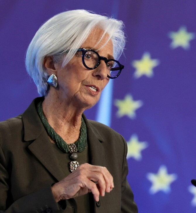 ΚΡΙΣΤΙΝ ΛΑΓΚΑΡΝΤ ΑΠΟΧΩΡΗΣΗ ΕΚΤ