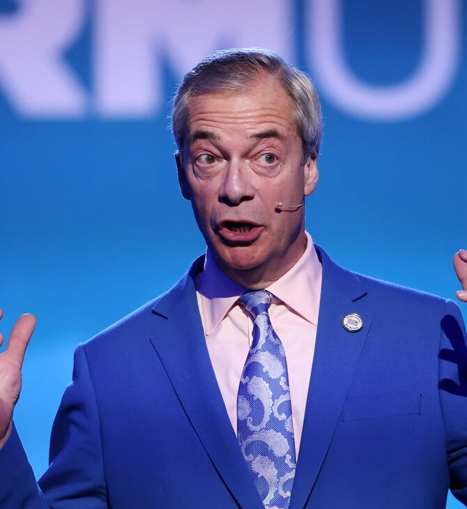 Μήπως ο Νάιτζελ Φάρατζ έχει πρόβλημα με τις γυναίκες;