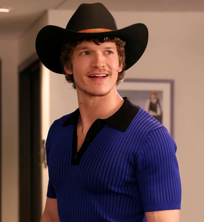 Από το “Heated Rivalry” στο SNL: ο Connor Storrie παρουσιάζει αύριο το Saturday Night Live