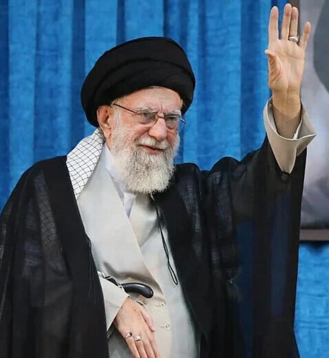 Δορυφορικές εικόνες δείχνουν την κατεστραμμένη κατοικία του Χαμενεΐ στο Ιράν