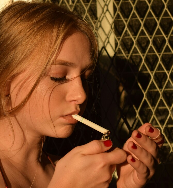 Ευρώπη: Οι έφηβες έχουν το υψηλότερο ποσοστό καπνίσματος της ηλικίας τους παγκοσμίως