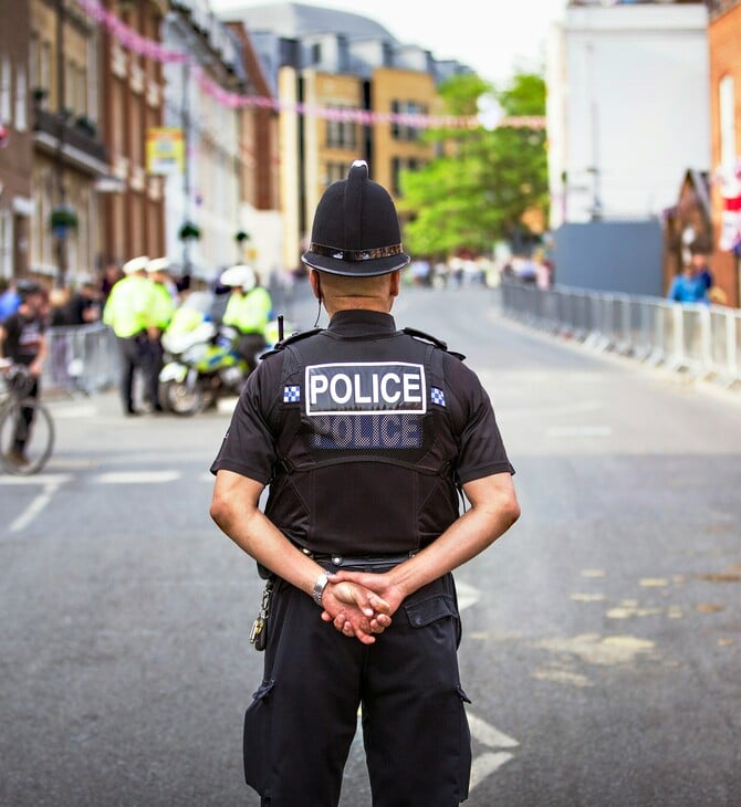 ΕΔΙΜΒΟΥΡΓΟ ΕΠΙΘΕΣΗ ΜΑΧΑΙΡΙ