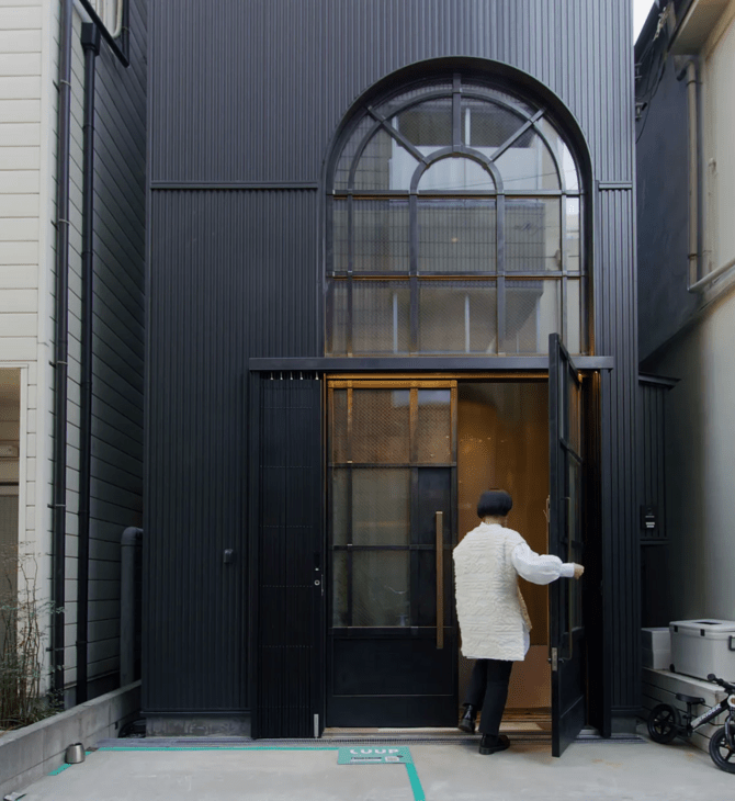 Ένα οικογενειακό σπίτι στο Τόκιο όσο μια θέση parking 