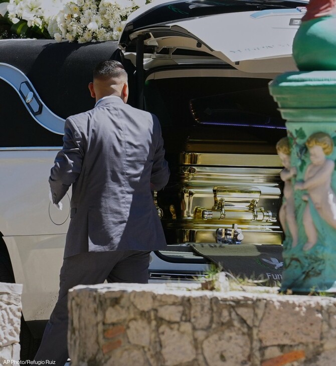 Μεξικό: Ο βαρόνος των ναρκωτικών «Ελ Μέντσο» θάφτηκε σε χρυσό φέρετρο