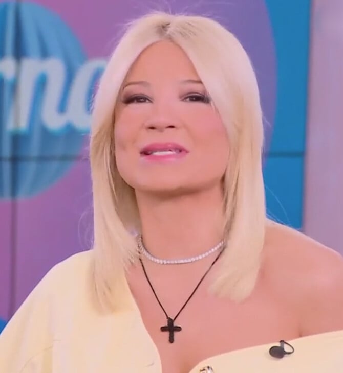 Η Φαίη Σκορδά επιβεβαίωσε on air ότι παντρεύεται