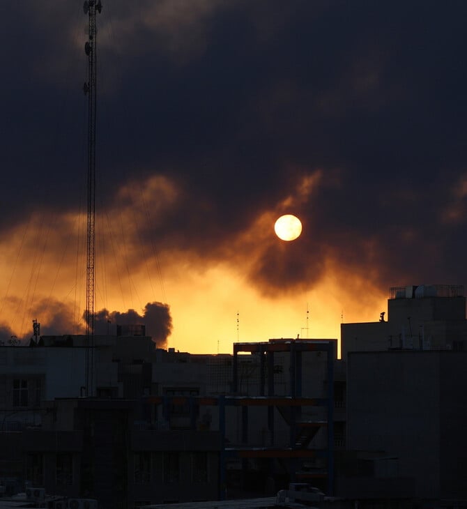«Χειροτερεύει κάθε μέρα»: Οι Ιρανοί ζουν με τον φόβο καθώς το Ισραήλ σφυροκοπά την Τεχεράνη