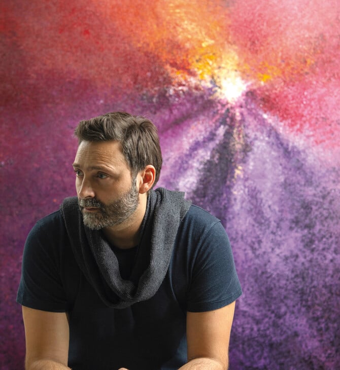 «Αθέατη Ύλη»: Η αφαίρεση ως εικαστική στάση στη νέα έκθεση του Σταύρου Δίτσιου