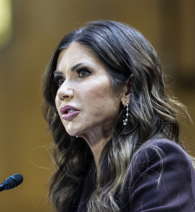 ΚΡΙΣΤΙ ΝΟΕΜ ΠΑΡΑΙΤΗΣΗ ΤΡΑΜΠ