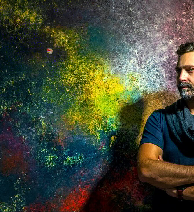 «Αθέατη Ύλη»: Η αφαίρεση ως εικαστική στάση στη νέα έκθεση του Σταύρου Δίτσιου