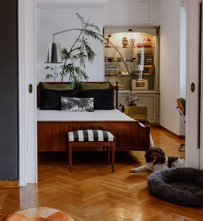 Ένα σπίτι που δεν κρύβεται/Ένα ηλιόλουστο ρετιρέ με vintage ψυχή